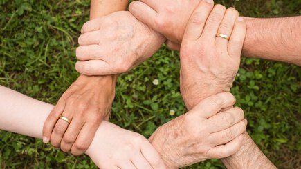 Les Petits Frères Des Pauvres